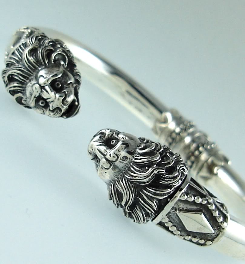 Lions Head Silver Torc Bracelet